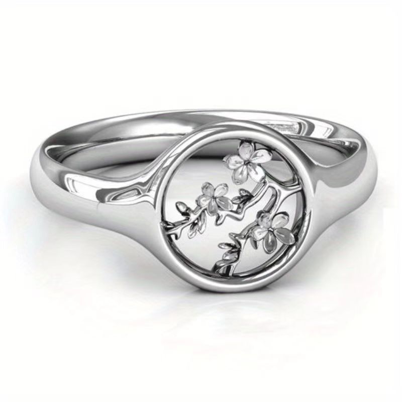 Feminine Flower Fashion Openwork Engraved Ring